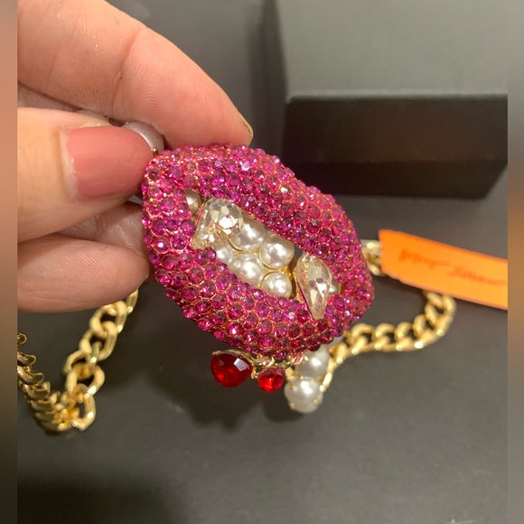 BETSEY JOHNSON Vampire 🧛‍♀️ Necklace New 🆕 - Picture 3 of 7